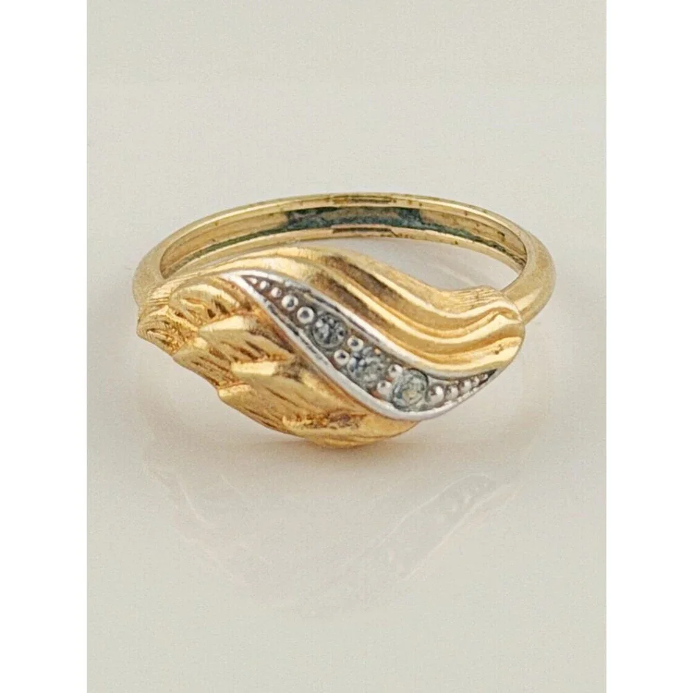 Vintage Signed AVON Gold Tone Textured Rhinestone Bypass Wave Ring Size 9